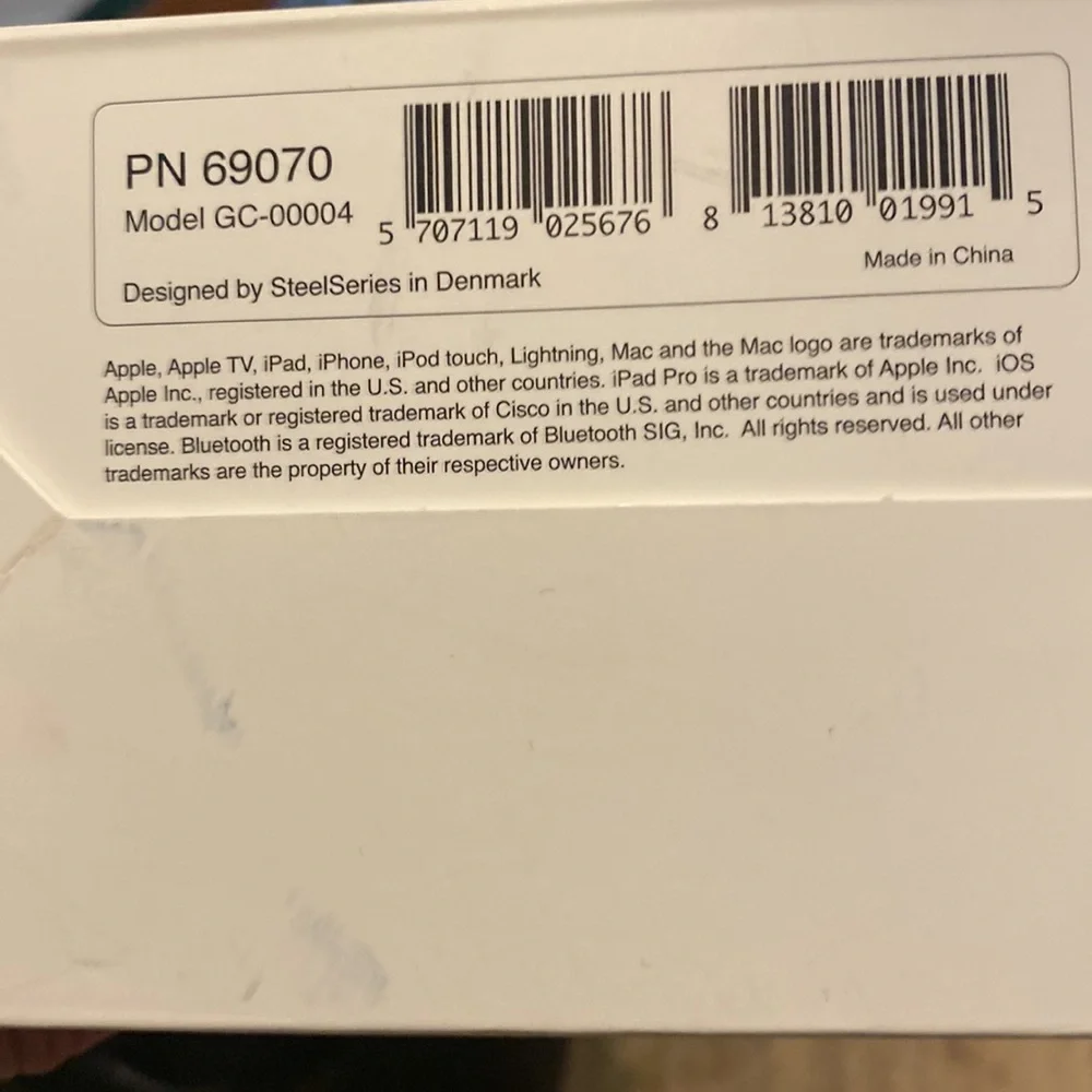 Wireless Remote Control for Apple T.V & Mac products NWT